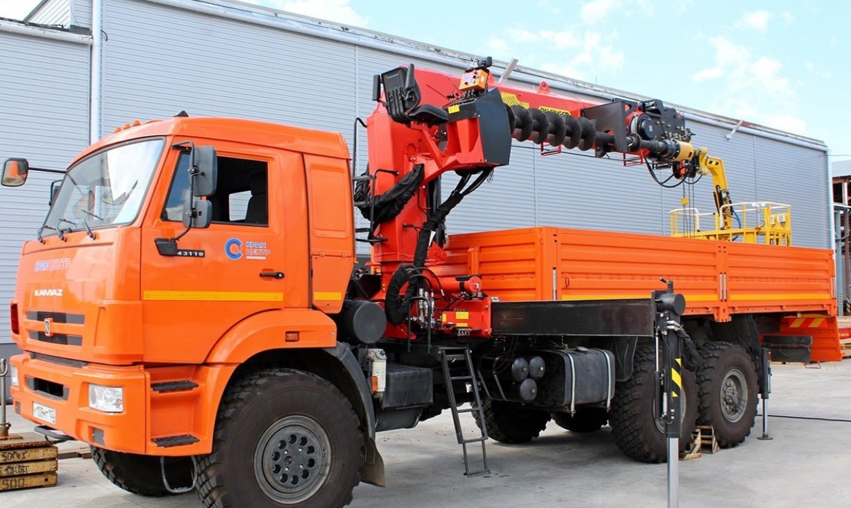Самосвал камаз 43118 с КМУ Инман ИТ-200